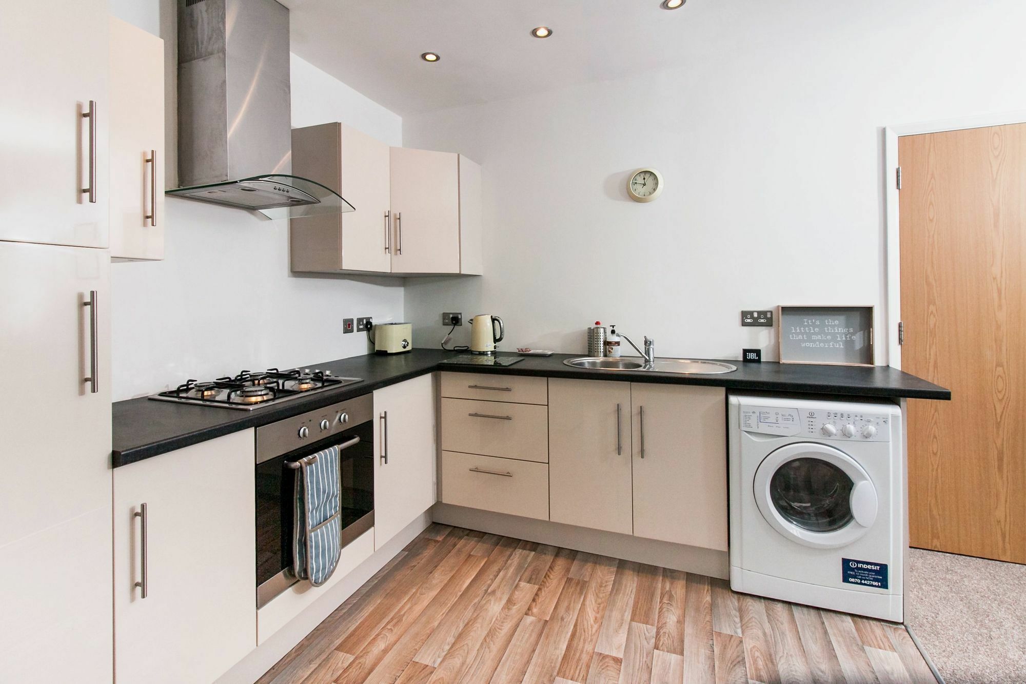 Cwrt Sofia Apartment Cardiff Exterior photo